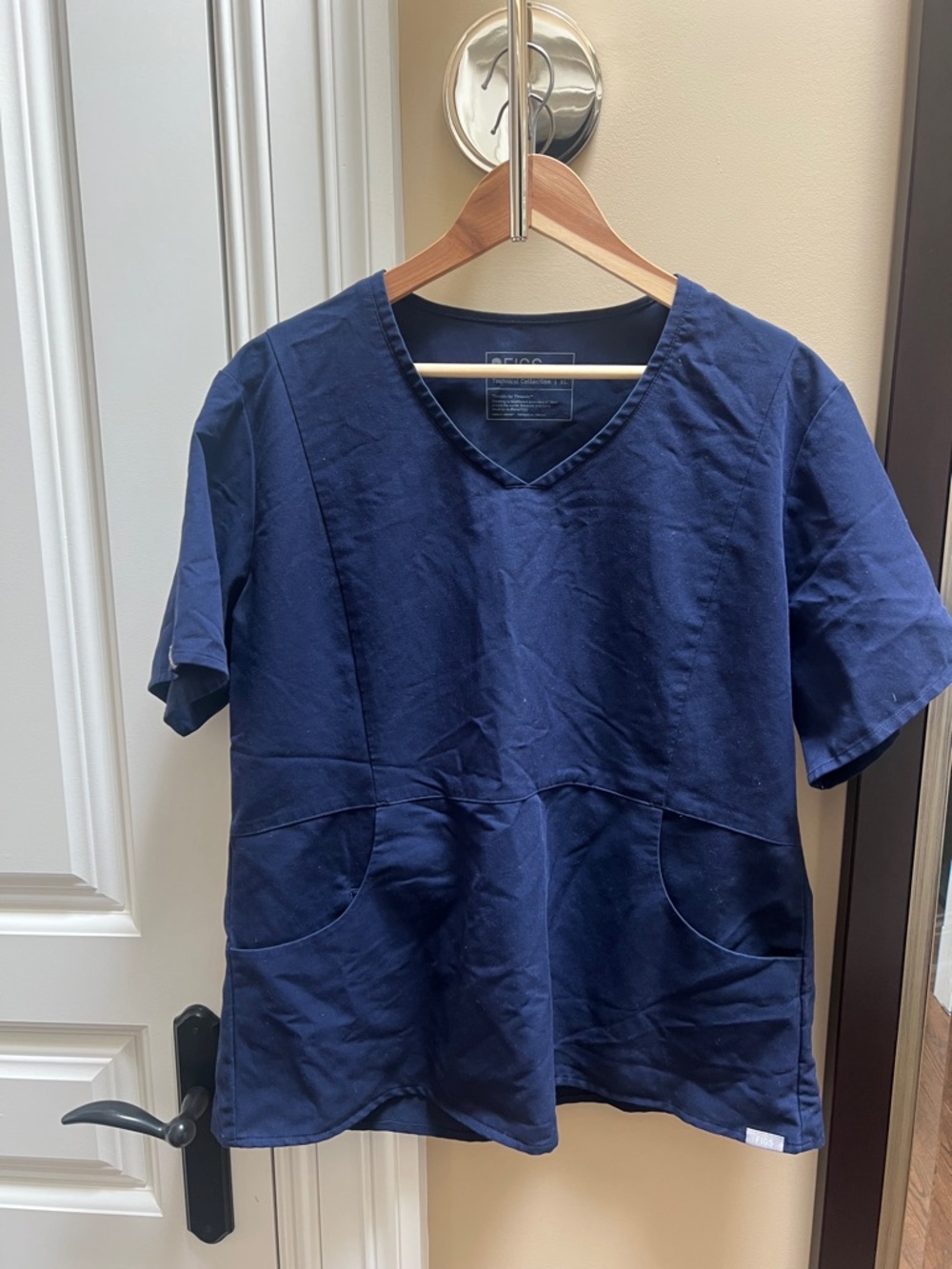 Figs Women’s Navy V-Neck Short Sleeve Scrub Set